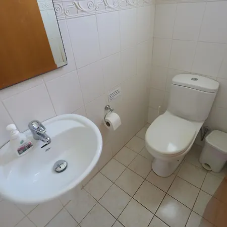 Дом отдыха Huebsche Mit 3 Schlafzimmern Und Privatem Pool *
