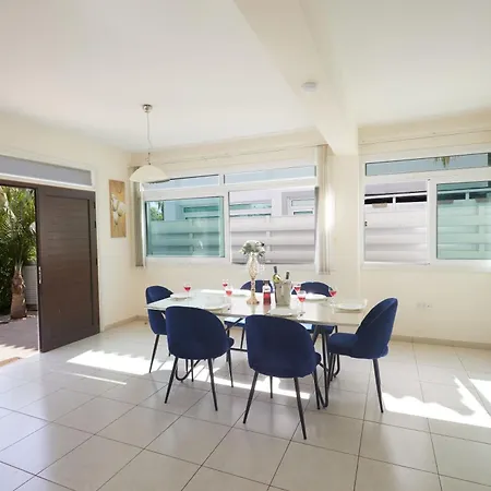 Holiday home Huebsche Mit 3 Schlafzimmern Und Privatem Pool