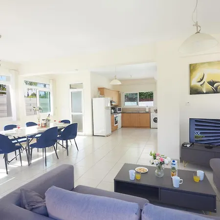 Holiday home Huebsche Mit 3 Schlafzimmern Und Privatem Pool