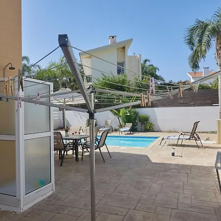 Huebsche Mit 3 Schlafzimmern Und Privatem Pool Protaras
